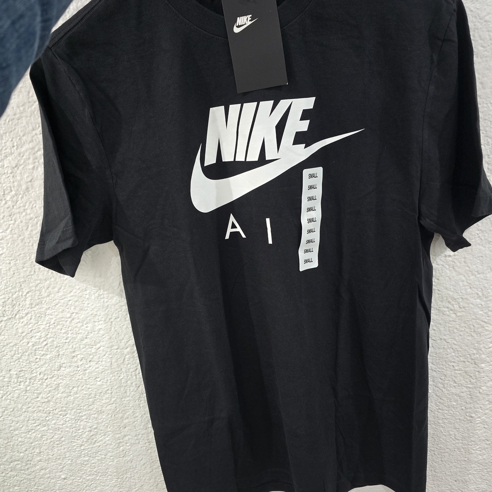 Nike Black and White Short Sleeve Tees